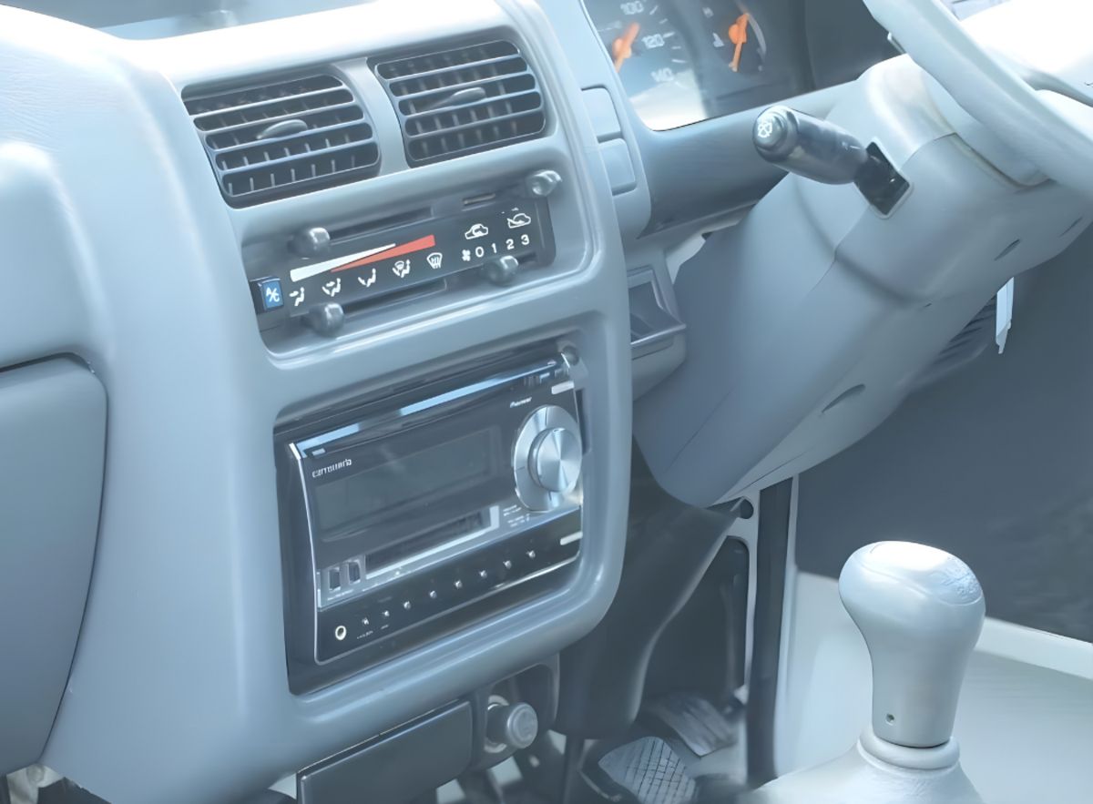 1997 Subaru Sambar Truck STD Special 2 4WD thumbnail 5